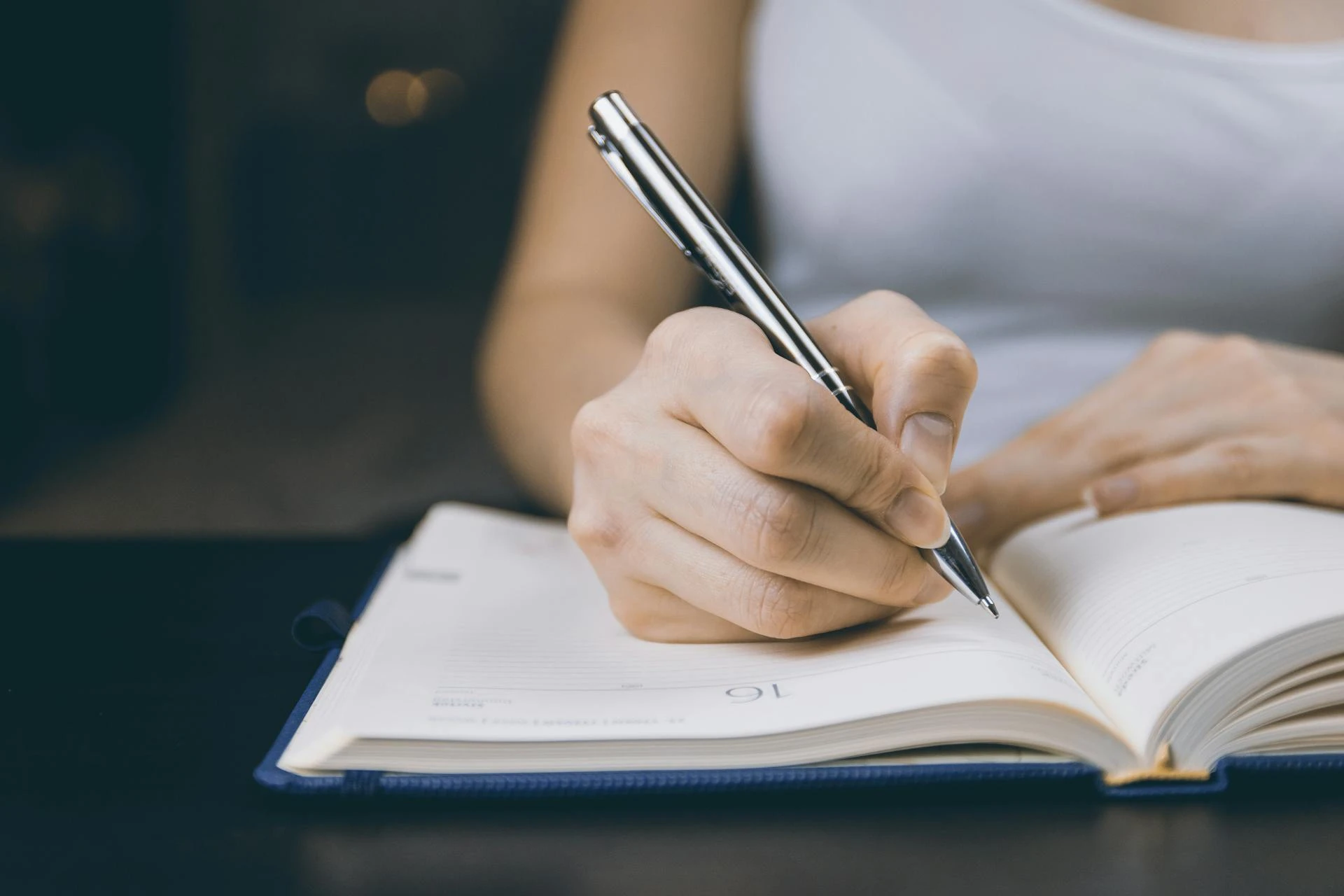 Cu Writing Grammarly Unveils AI Agents to Boost Student Writing Skills | Education ...